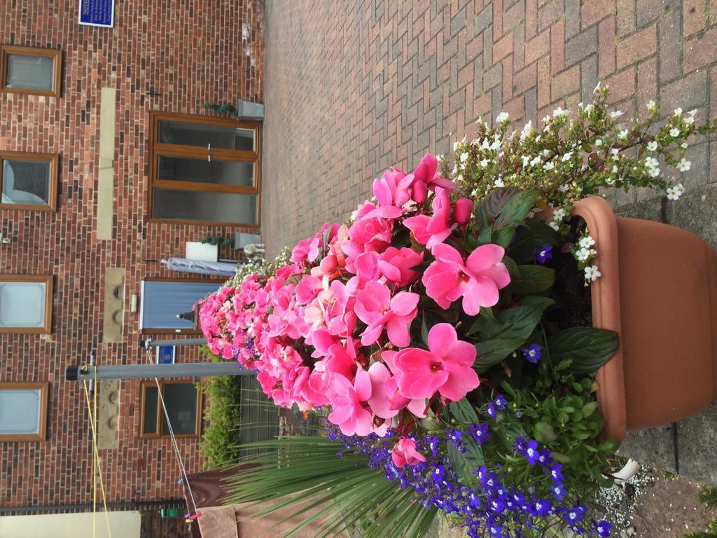 Tower House Executive Guest House Pontefract Kültér fotó