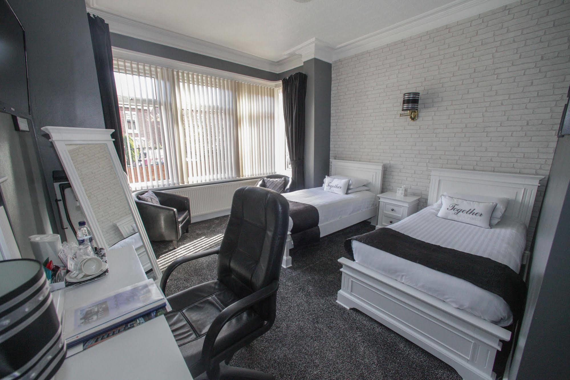 Tower House Executive Guest House Pontefract Kültér fotó